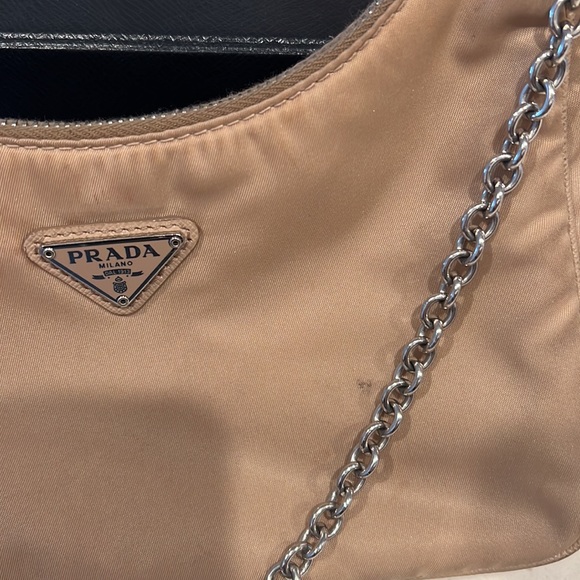 Prada Nylon Re-Edition 2005 Shoulder Bag - Picture 4 of 8